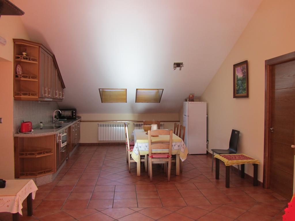 Apartamentos Rurales Casa Baltasar Monasterio De Hermo Esterno foto